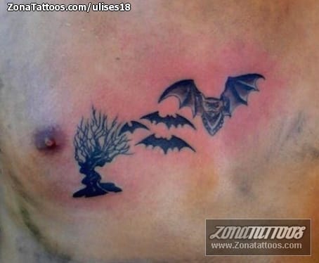 Foto de tatuaje Murciélagos, Árboles, Pecho