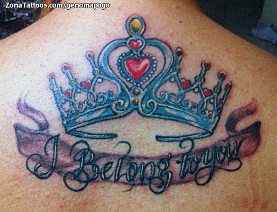 Foto de tatuaje Coronas, Letras, Espalda