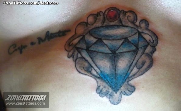 Foto de tatuaje Diamantes, Pecho