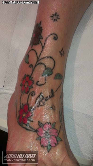 Foto de tatuaje Flores, Filigranas, Tobillo