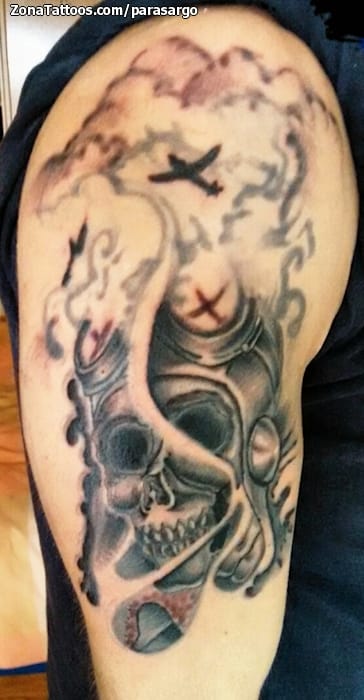 Foto de tatuaje Aviones, Calaveras, Nubes