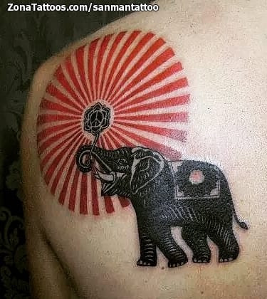 Foto de tatuaje Elefantes, Geométricos, Omóplato