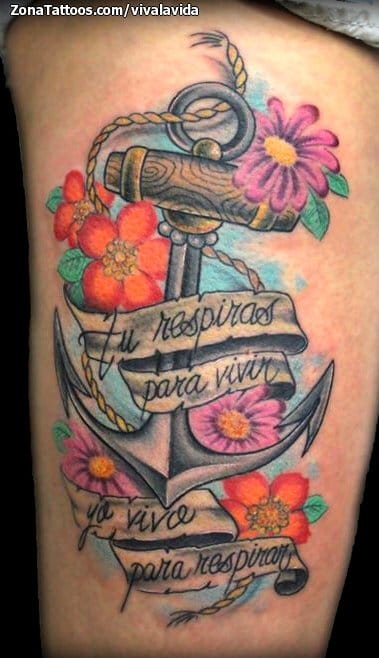 Tatuaje de Anclas, Flores, Letras