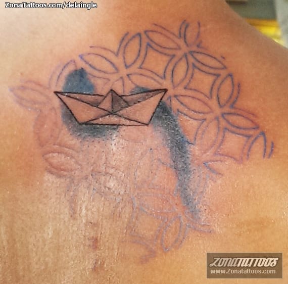 Foto de tatuaje Barcos, Geométricos