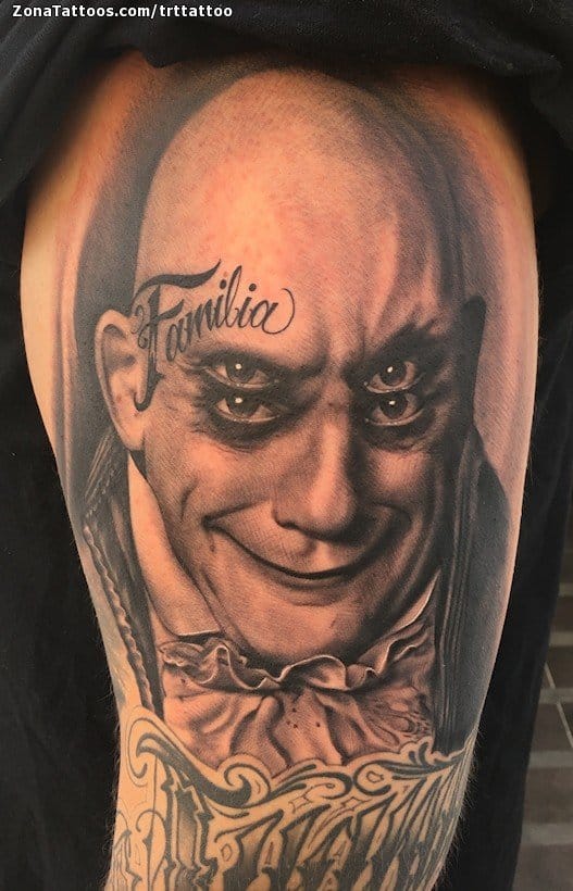 Foto de tatuaje La Familia Addams, Hombro, Cine