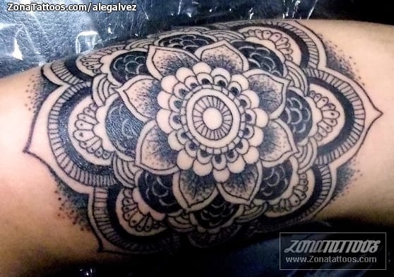 Tattoo photo Mandalas, Pointillism