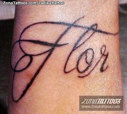 Tatuaje de Flor, Nombres, Letras