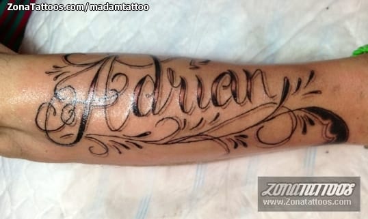 Foto de tatuaje Nombres, Adrián, Letras