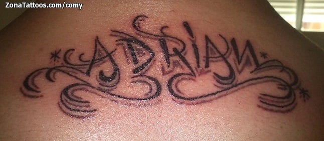 Foto de tatuaje Nombres, Espalda, Letras