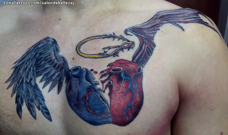 Foto de tatuaje Corazones, Alas, Pecho