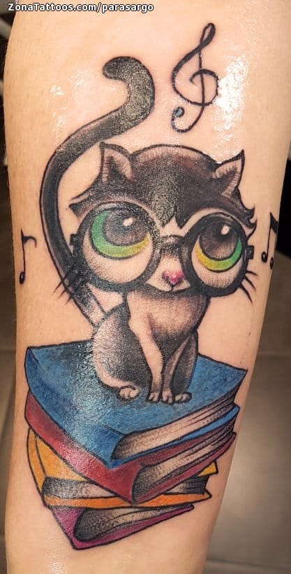 Foto de tatuaje Gatos, Libros, Notas Musicales