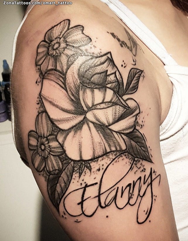 Foto de tatuaje Flores, Nombres, Hombro