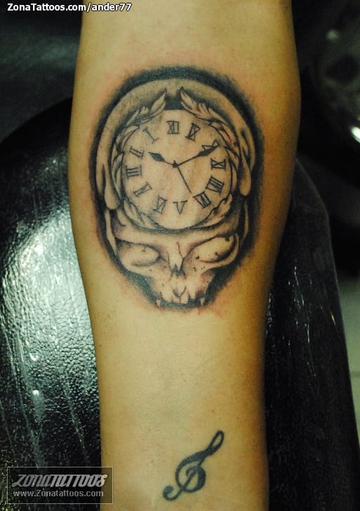 Foto de tatuaje Relojes, Calaveras