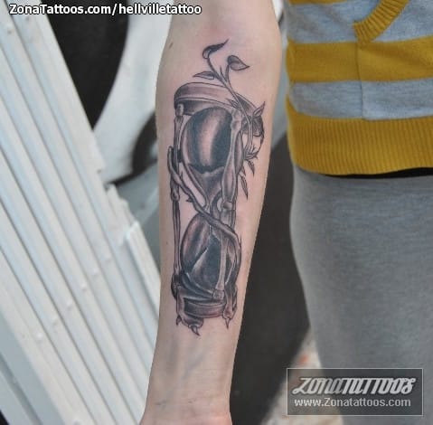 Foto de tatuaje Cover Up, Relojes de Arena