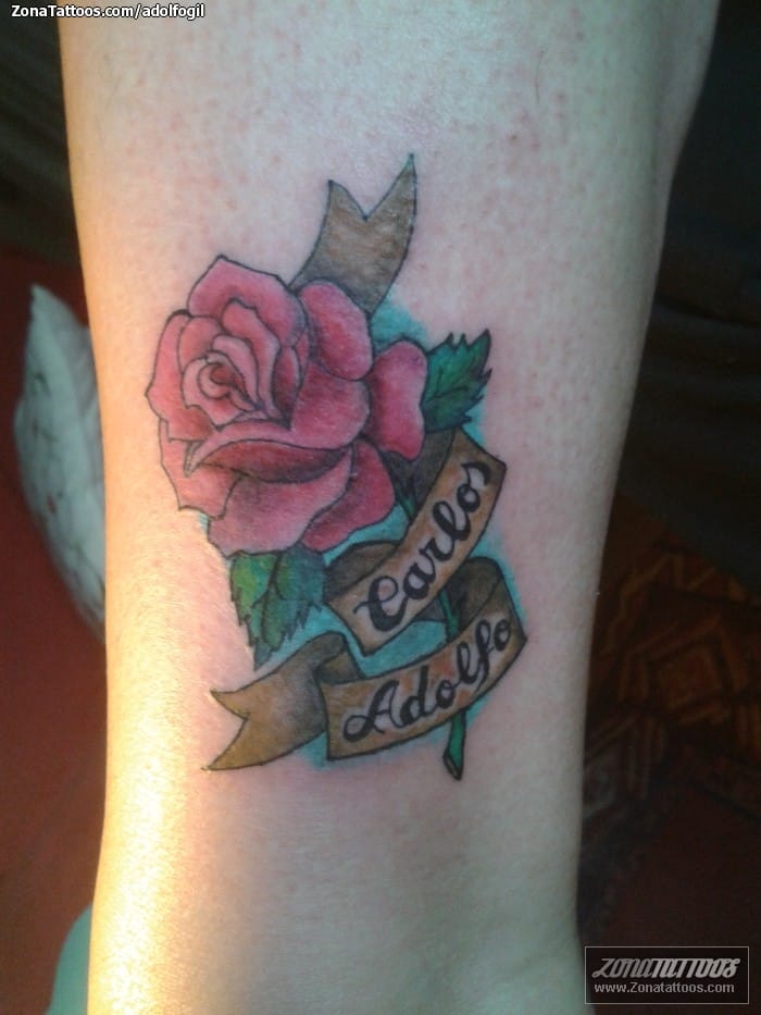 Foto de tatuaje Flores, Rosas, Pergaminos