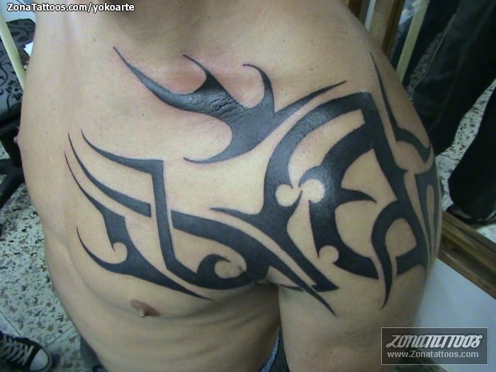 Tattoo photo Tribal, Shoulder